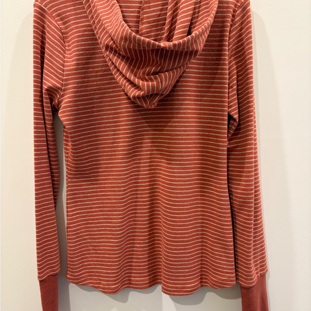 Doe‎ & Rae Rust-Striped Hooded Henley - Picture 4 of 6